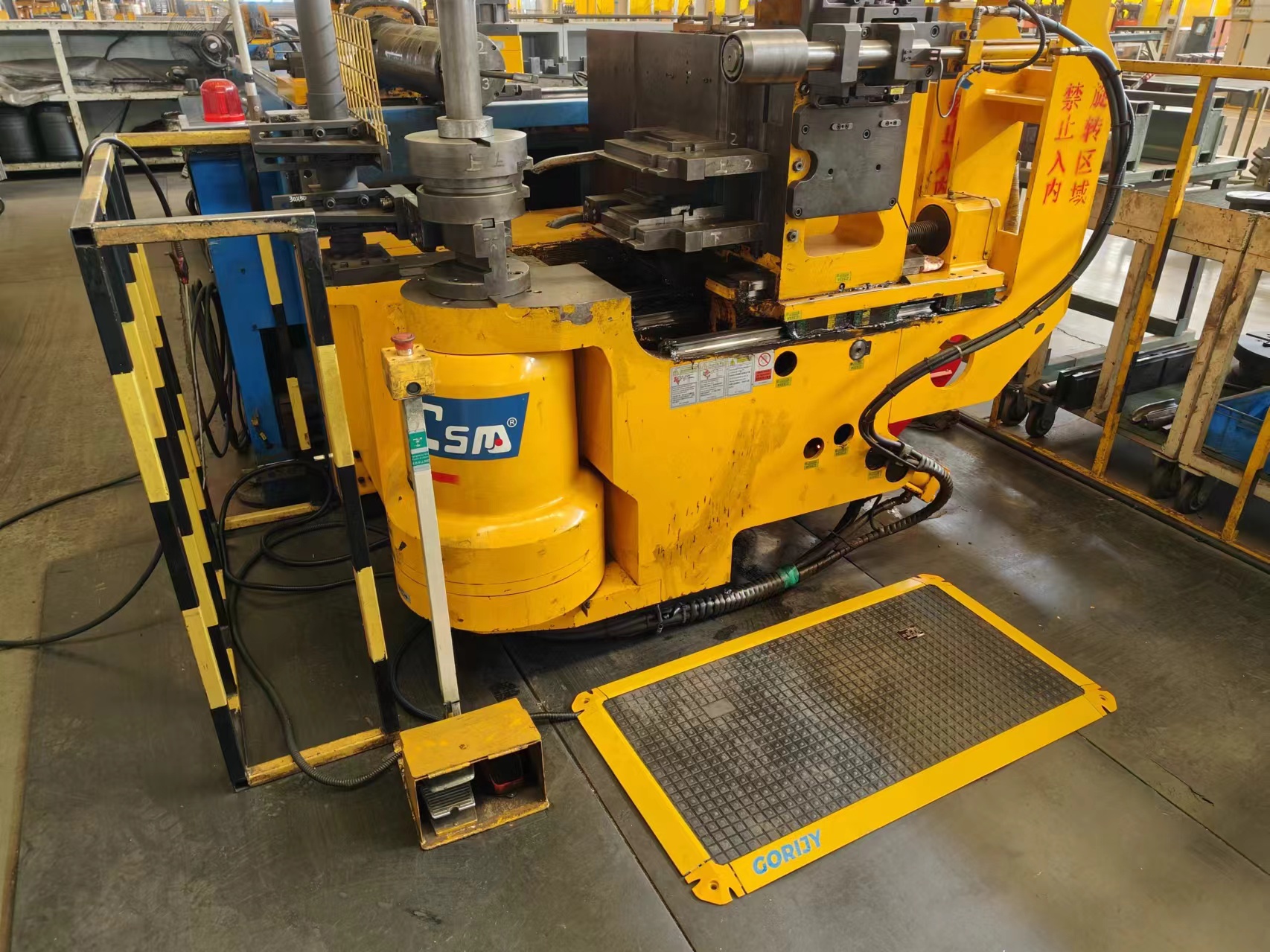 山東五征集團安全地毯安裝案例